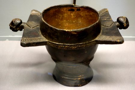 Ritual cup for chief - Luba - Royal Museum for Central Africa - DSC06142