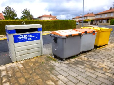 Rivabellosa - Contenedores de reciclaje 1