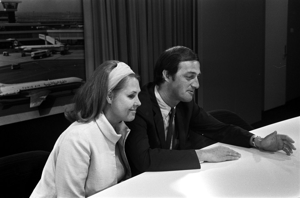 Rita Reys en Pim Jacobs arriveren op Schiphol uit USA, Bestanddeelnr 922-5204