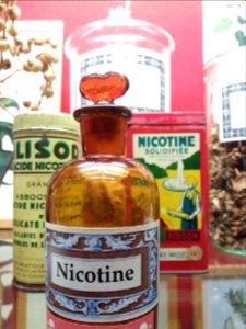 Rillieux-la-Pape - Musée Testut-Latarjet, produits à base de nicotine