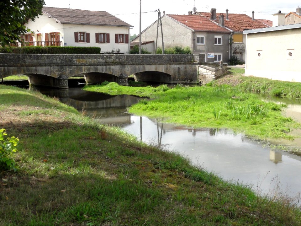 Rigny-la-Salle (Meuse) Aroffe (Ruisseau de la Beaumelle) (03) le pont
