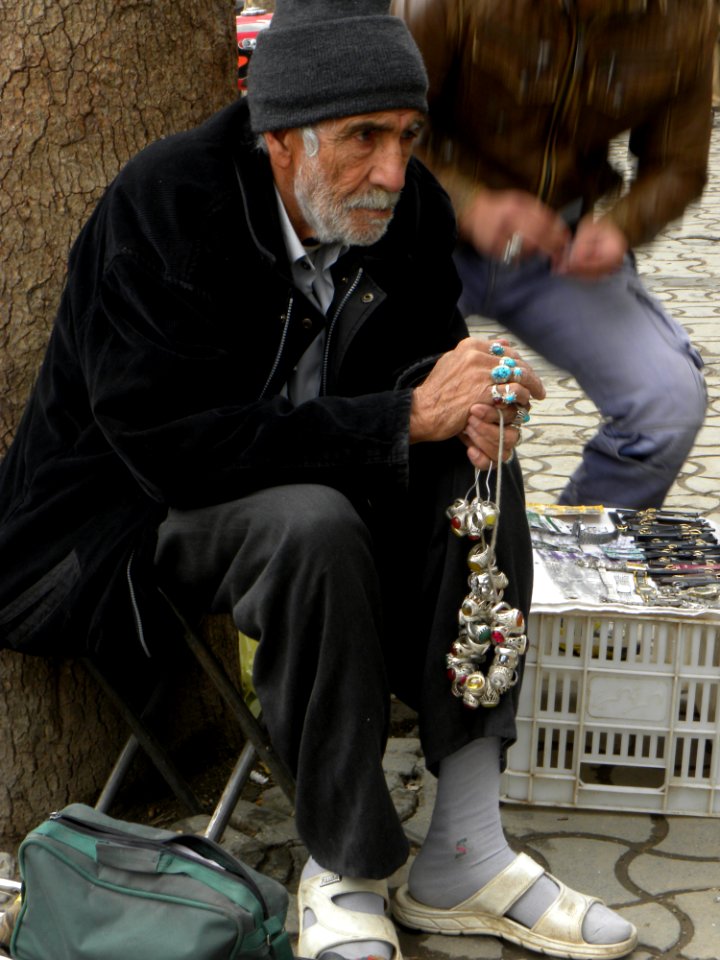 Rings Seller man 5