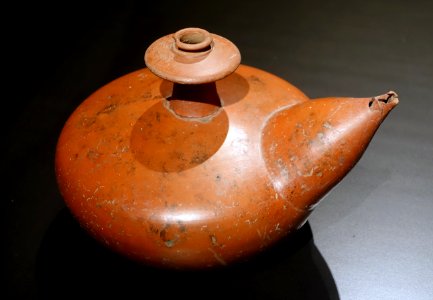 Ritual pouring vessel, Java, Central Indonesia, 15th century AD, clay - Rautenstrauch-Joest-Museum - Cologne, Germany - DSC09921