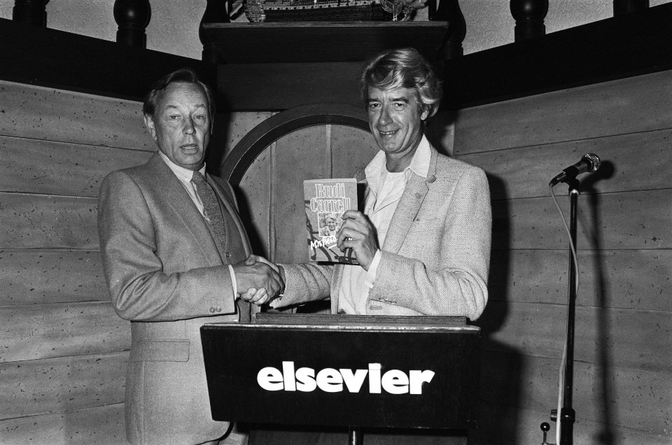 Rijk de Gooyer (l) met Rudi Carrell (r), Bestanddeelnr 931-0400
