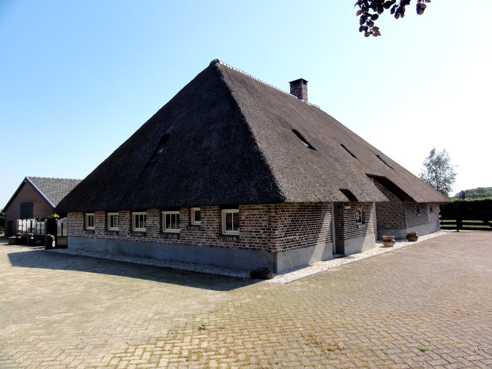 Rijksmonument 522877 schuur Brugstraat 81