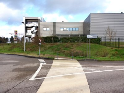 Rillieux-la-Pape - Avenue de l'Europe, plaque au niveau du rond-point avec la rue d'Athènes