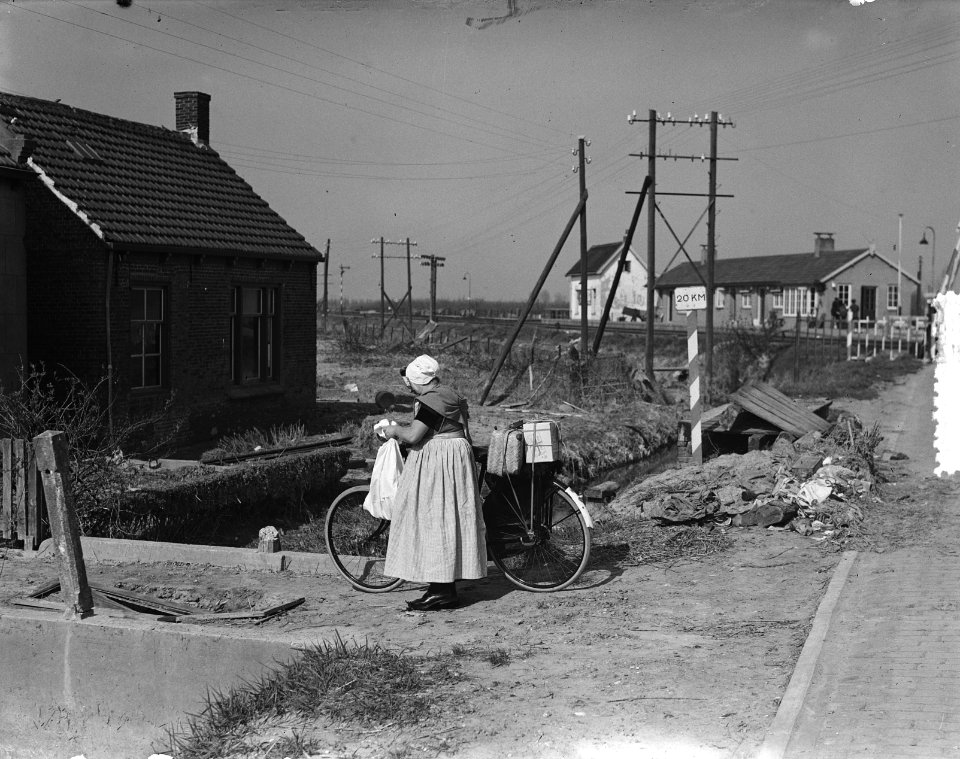 Rilland Bath terugkeer bewoners (boerin), Bestanddeelnr 905-6806
