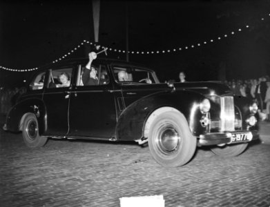 Ringsteken op museumplein, Bestanddeelnr 904-0548