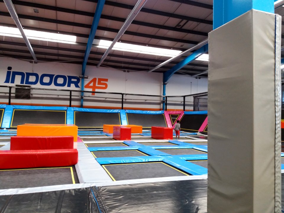 Rillieux-la-Pape - Indoor 45, trampolines (1)