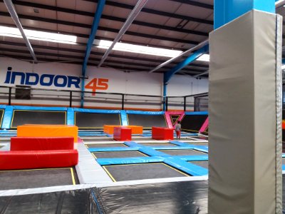 Rillieux-la-Pape - Indoor 45, trampolines (1)