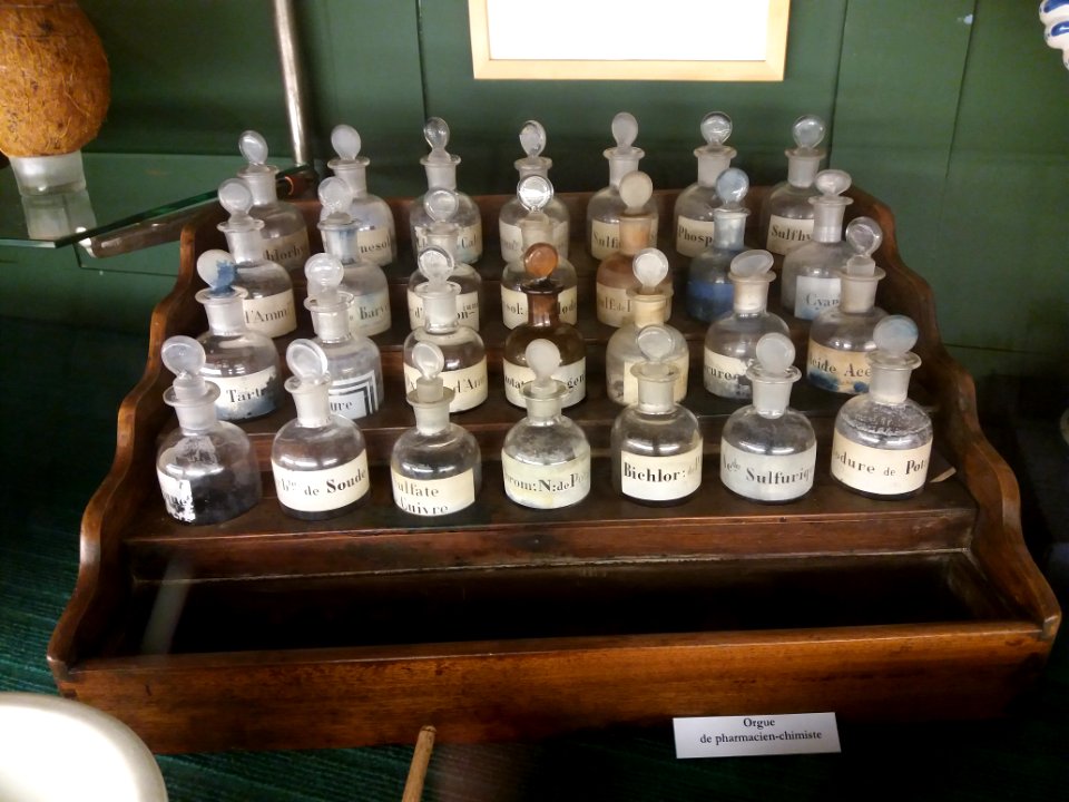 Rillieux-la-Pape - Musée Testut-Latarjet, orgue de pharmacien-chimiste