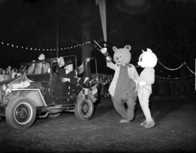 Ringsteken op museumplein, Bestanddeelnr 904-0545