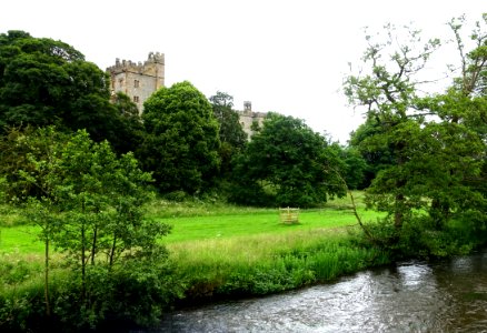 River Wye at Haddon Hall - Bakewell, Derbyshire, England - DSC02429