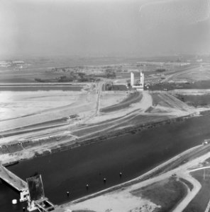 Rivieren, industrie, overzichten, Bestanddeelnr 250-8710
