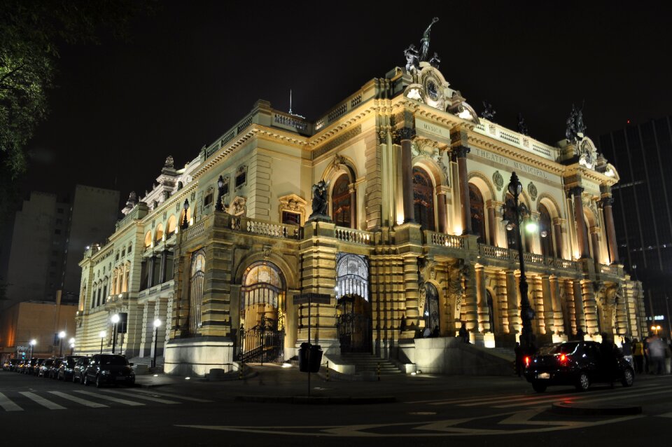 Theatre nocturne luxury