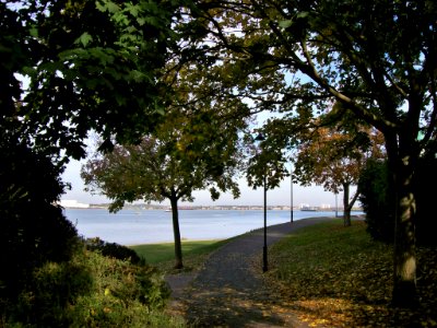 Riverside walk, Greenhithe