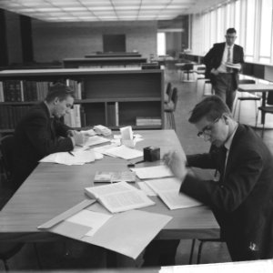 RK Economische Hogeschool in Tilburg, het interieur van de school, Bestanddeelnr 914-4955
