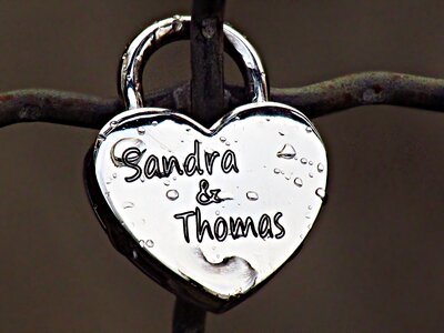 Closing sweethearts romantic