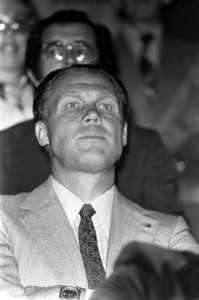 Rinus Michels op tribune, Bestanddeelnr 928-1042
