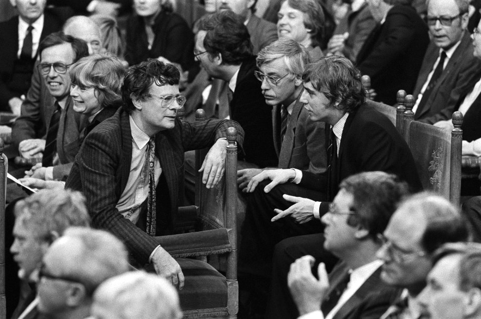 Ria Beckers (PPR), Kosto en Nijpels (VVD) en Kosto (PVDA) in de Ridderzaal, Bestanddeelnr 932-3349