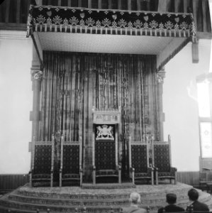 Ridderzaal Voorbereidingen opening Staten Generaal . De vijf zetels, Bestanddeelnr 912-8964