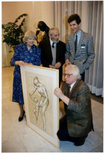 Ria Scholte-Stijnman en haar echtgenoot Vic Scholte uit Haarlem-Noord zijn de gelukkige winnaars van de gouache die Kees Verkade voor de lezers van het Haarlems Dagblad ter beschikking steld, NL-HlmNHA 54035226