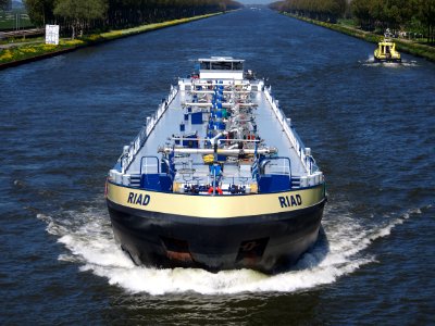 Riad, ENI 02332354 at the Amsterdam-Rhine canal, pic1