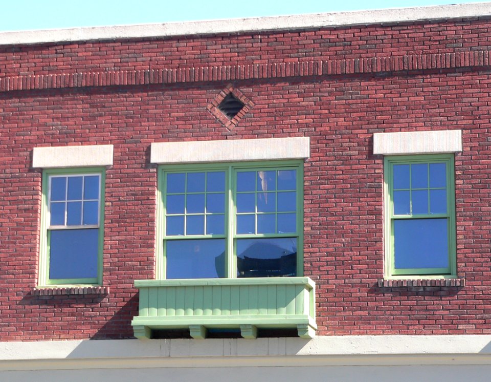 Rialto building (Tucson, Arizona) W 2nd-floor windows