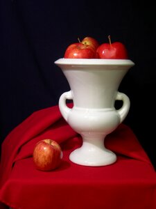 Vase fruit red