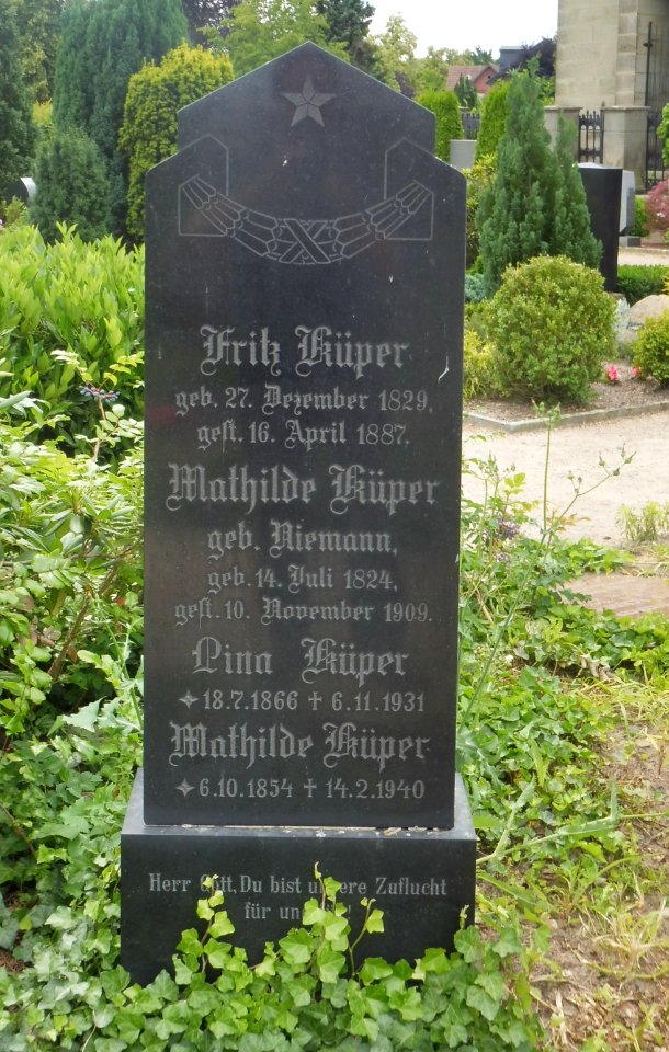 Rheda - Evangelischer Friedhof - Grabstein Küper