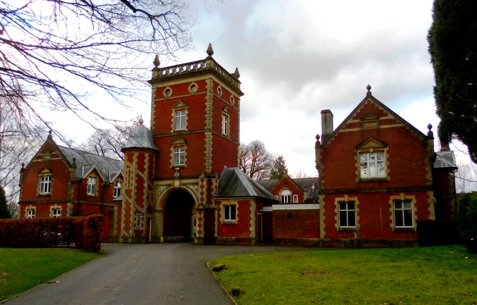 Ridley's Court, Milton Mount Gardens, Pound Hill, Crawley (1)