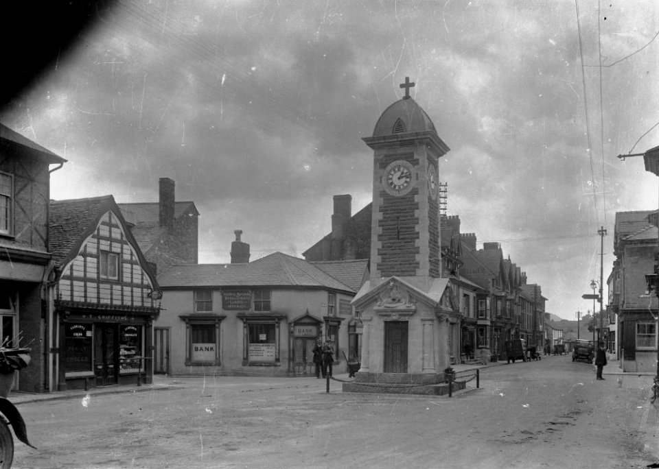 Rhayader war memorial (1295099)
