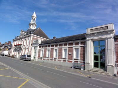 Ribemont (Aisne) hotel de ville et justice de paix