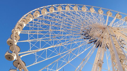 Funfair wheel amusement