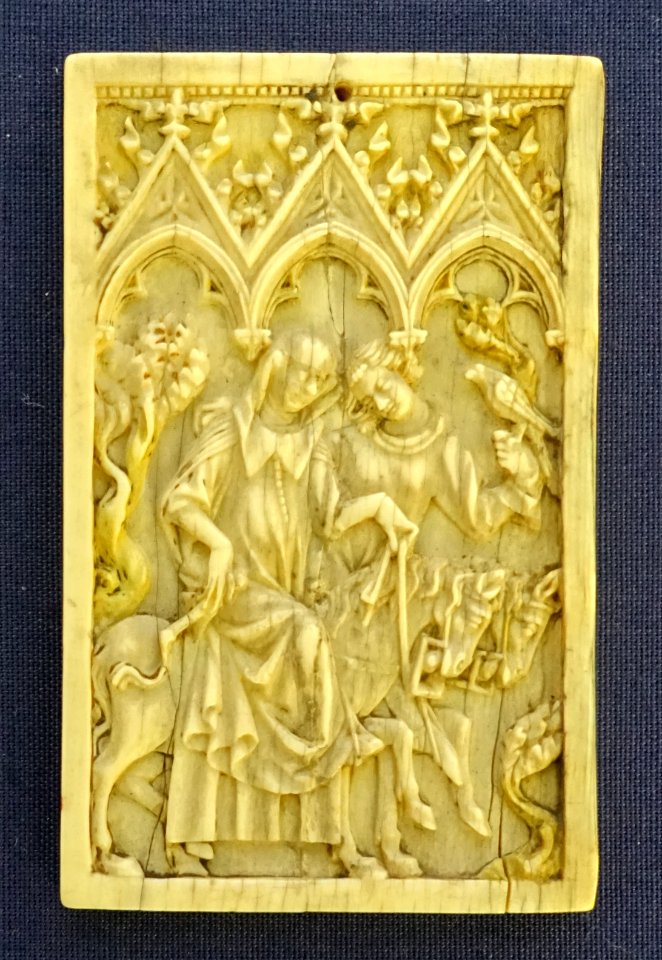 Ride to falcon hunting, Northern France, 1325-1350, ivory - Germanisches Nationalmuseum - Nuremberg, Germany - DSC03664