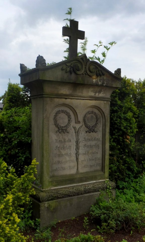 Rheda - Evangelischer Friedhof - Grabstein Emmerich