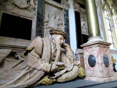 Rich tomb, Holy Cross, Felsted 03