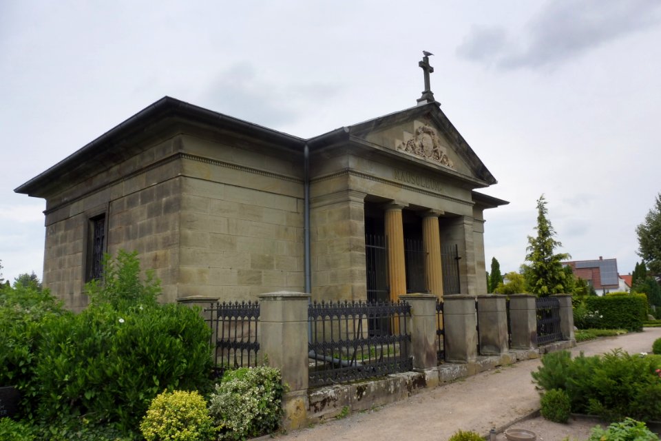 Rheda - Evangelischer Friedhof - Mausoleum - 2
