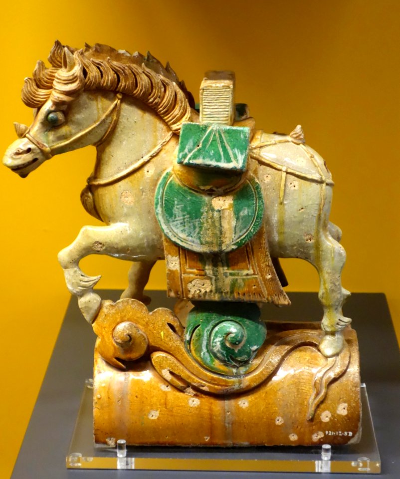 Ridge tile 11, China, Ming and Qing dynasty, 17th-18th century, glazed earthenware - Royal Ontario Museum - DSC03626