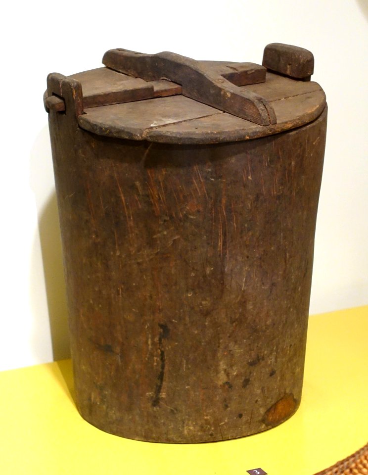 Rice container, Cao Lan, Ba Che, Quang Ninh, 1976 - Vietnamese Women's Museum - Hanoi, Vietnam - DSC04261