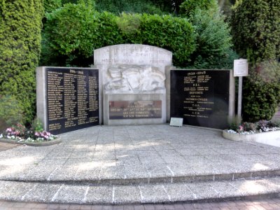 Ribemont (Aisne) monument aux morts