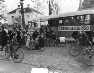 Rijdend postkantoor Voor het Kind in Baarn, Bestanddeelnr 904-2934
