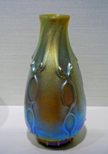 Ribbed vase, Louis Comfort Tiffany, c. 1903, glass - Hessisches Landesmuseum Darmstadt - Darmstadt, Germany - DSC00877 photo