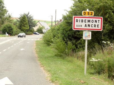 Ribemont sur Ancre (Somme) panneau d'entrée