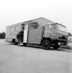 Rijdend arbeidsbureau in Tiel (exterieur), Bestanddeelnr 928-2360