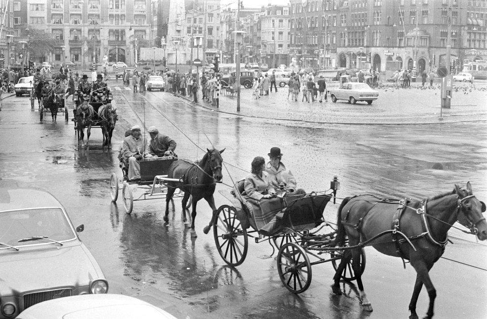 Rijtuigen op de Dam, Bestanddeelnr 924-6681