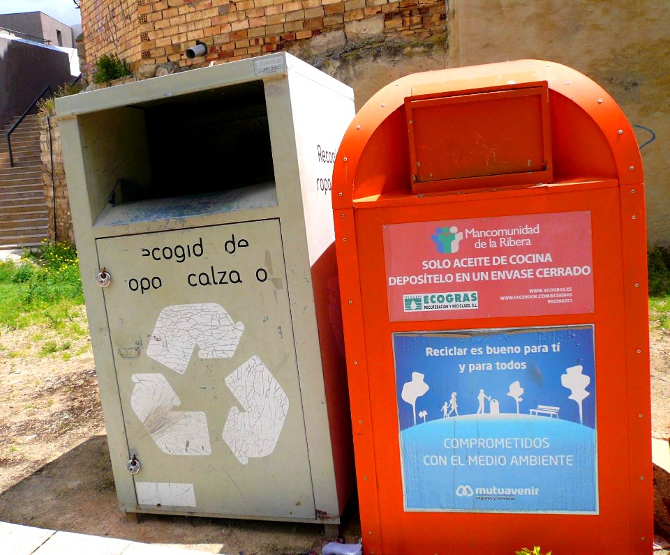 Ribaforada - Contenedores de reciclaje de residuos 1