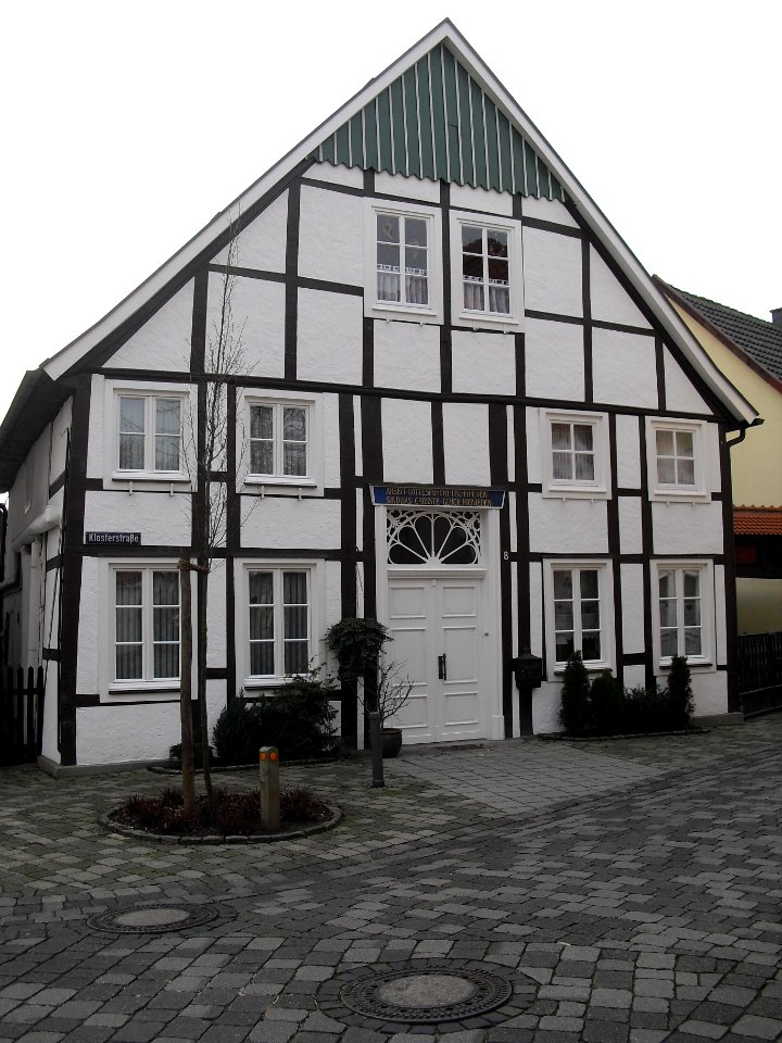 Rietberg-Klosterstrasse 8