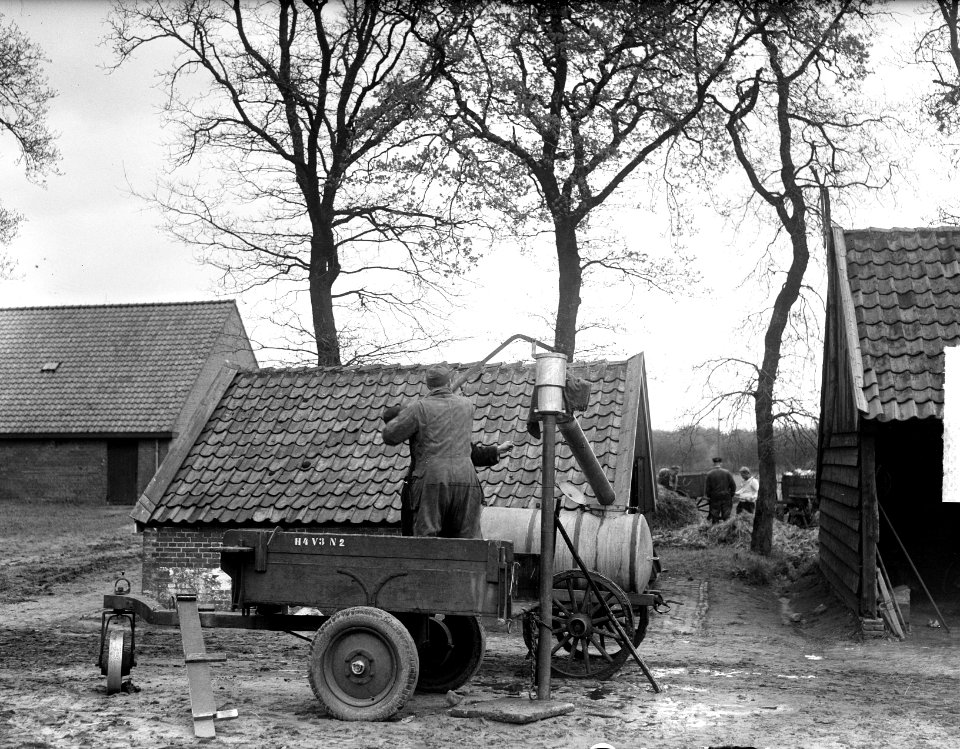 Rijkswerkinrichting Kamp Bergveen (te Veenhuizen) werken op Rijksboerderij, Bestanddeelnr 903-3512