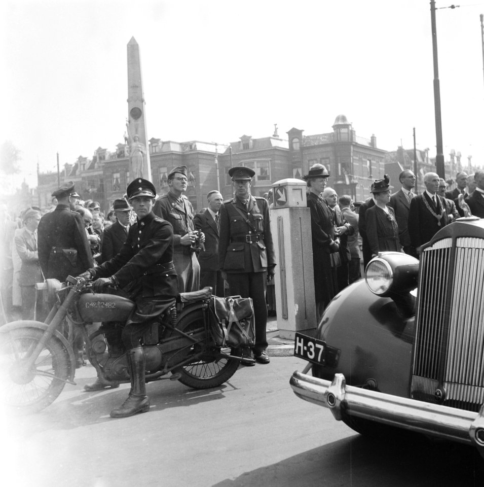 Rijtoer van koningin Wilhelmina Regentesseplein, Bestanddeelnr 900-4989